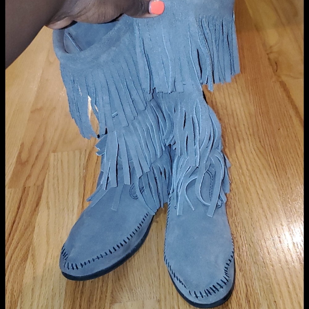 Boots - Picture 3 of 6
